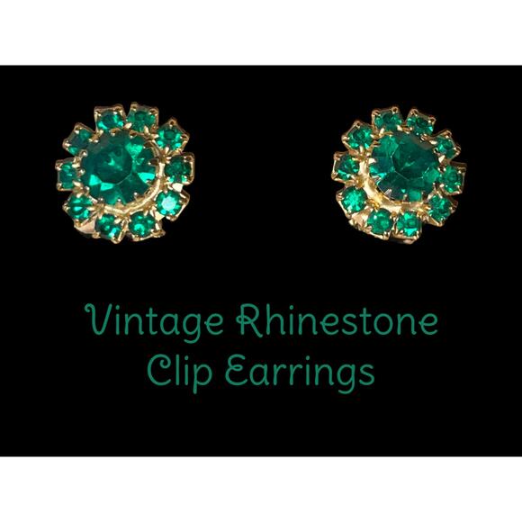 Vintage green rhinestone earrings in EUC - Picture 1 of 1